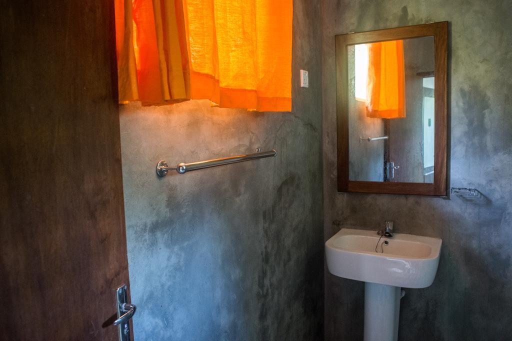 Sinharaja Hostel Deniyaya Chambre photo