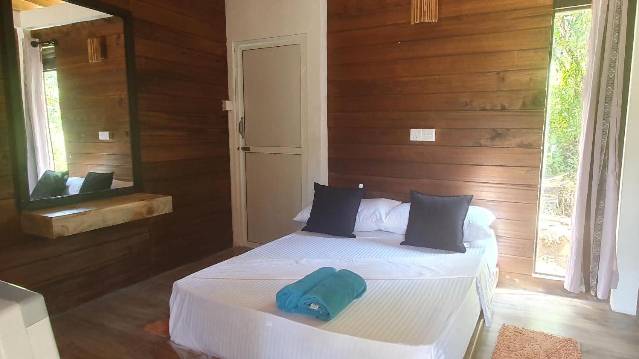 Sinharaja Hostel Deniyaya Extérieur photo
